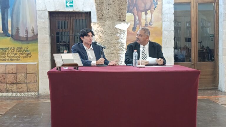 Presenta Eduardo Zapata su primera novela en Saltillo 