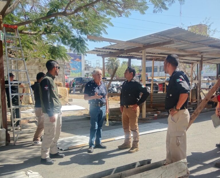 Protección Civil y Bomberos de Torreón realiza revisión de seguridad en Mercadito Navideño