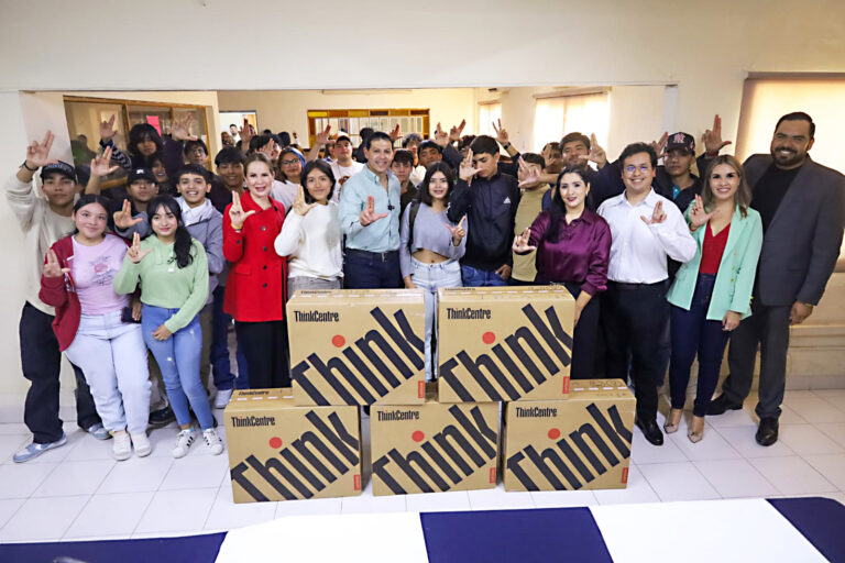 Reciben equipo y mobiliario el IMMO y el IDEA de la UA de C Unidad Laguna