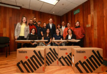 Rector de la UA de C toma protesta al Consejo Directivo del ILE y entrega equipos de cómputo y mesabancos