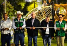 Román Cepeda inaugura área infantil de la Alameda Zaragoza