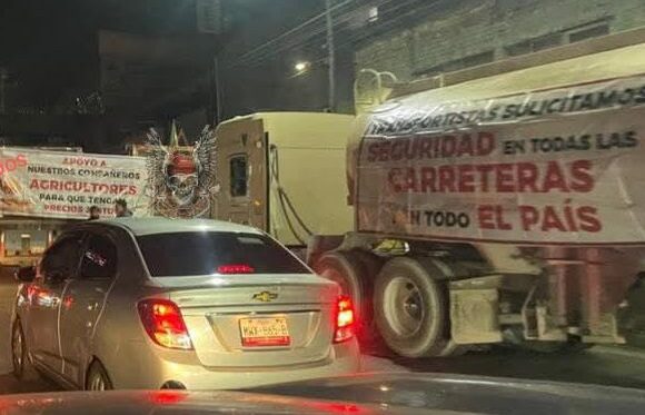 Toman transportistas y agro carreteras de México