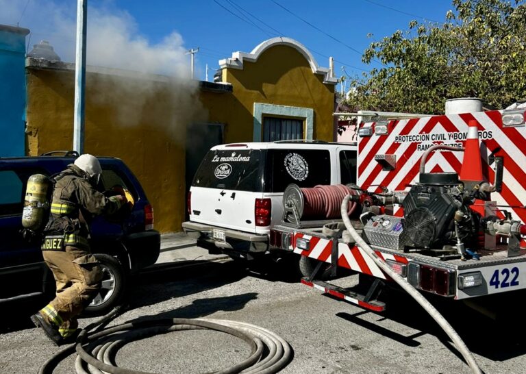 Veladoras de altar provocan incendio en vivienda de la colonia Cactus
