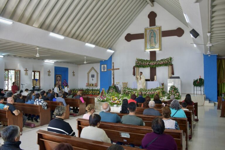 Devoción guadalupana reúne a fieles en Ramos Arizpe