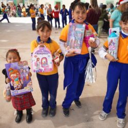 Disfrutan más de mil niñas y niños en ejidos posadas del DIF Saltillo