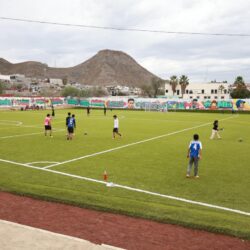 Disfrutan saltillenses de la recién rehabilitada cancha de la Espinoza Mireles6