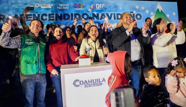 Encendido Navideño reúne a más de 12 mil personas en Ramos Arizpe