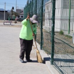 Intensifica Saltillo mantenimiento de plaza pública en Misión Cerritos1