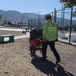 Intensifica Saltillo mantenimiento de plaza pública en Misión Cerritos2