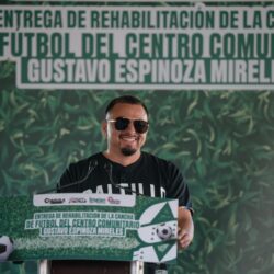 Javier Díaz entrega rehabilitación de cancha en la Espinoza Mireles7