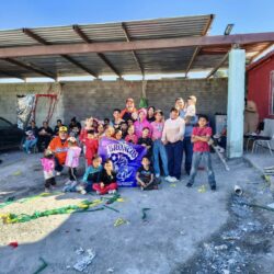 Llevan alegría a ejido Landeros de Ramos Arizpe; entregan juguetes a niñas y niños