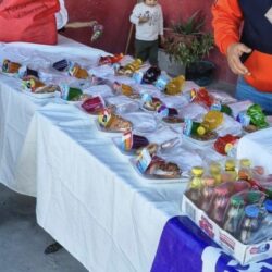 Llevan alegría a ejido Landeros de Ramos Arizpe; entregan juguetes a niñas y niños6