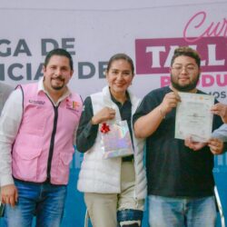 Manolo Jiménez y Tomás Gutiérrez impulsan capacitación con la entrega de constancias del DIF3