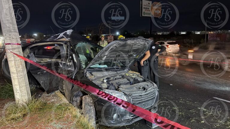 Mujer pierde la vida en fuerte accidente sobre el bulevar Fundadores