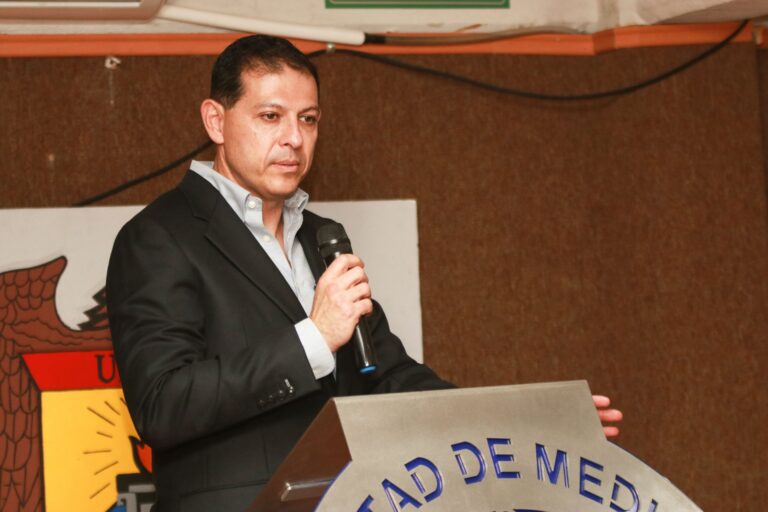 Rector de la UAdeC toma protesta al Consejo Directivo, a la Sociedad de Alumnos y al Comité de Ética en Investigación de la Facultad de Medicina US