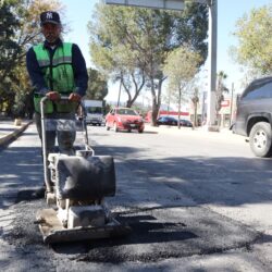 Refuerza Municipio acciones de bacheo en bulevar Valdés Sánchez5