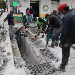 Refuerza Saltillo seguridad vial; repara rejillas pluviales en Zona Centro5