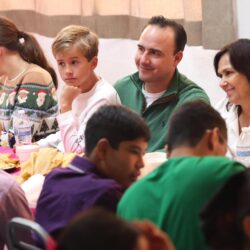 Viven emotiva posada con los niños y niñas de las casas hogar, rosa y azul2