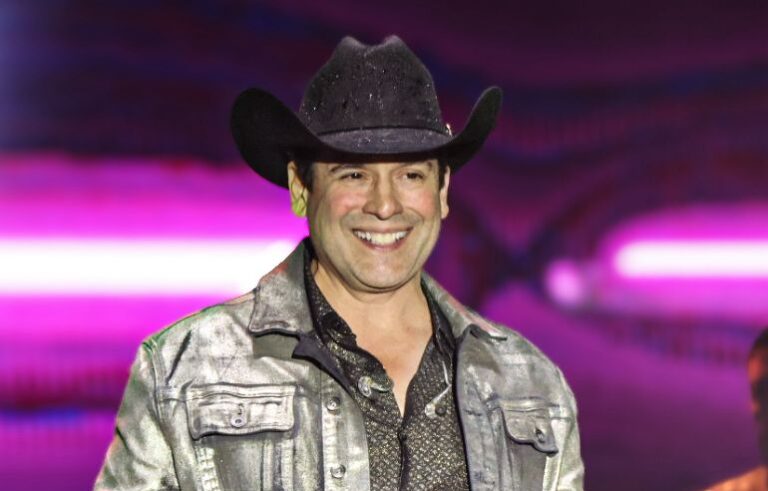 Bobby Pulido se despidió de los escenarios en Saltillo con “La Gran Posada” acompañado de Alicia Villareal