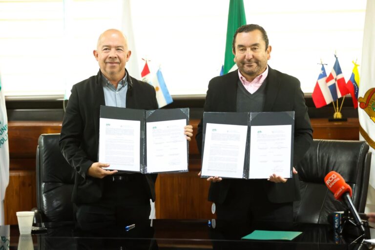 Clúster Logístico de Coahuila y UTC firman convenio para fortalecer la formación profesional