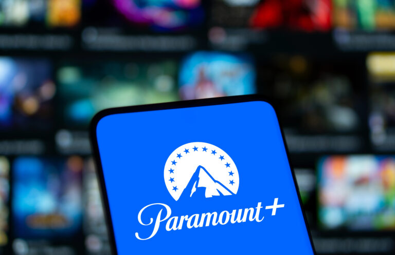Lanza Paramount oferta hostil por Warner Bros Discovery