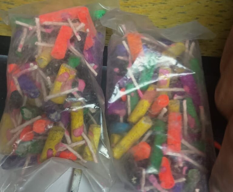 Protección Civil de Torreón entrega a la Sedena mercancía decomisada durante el Operativo Pirotecnia