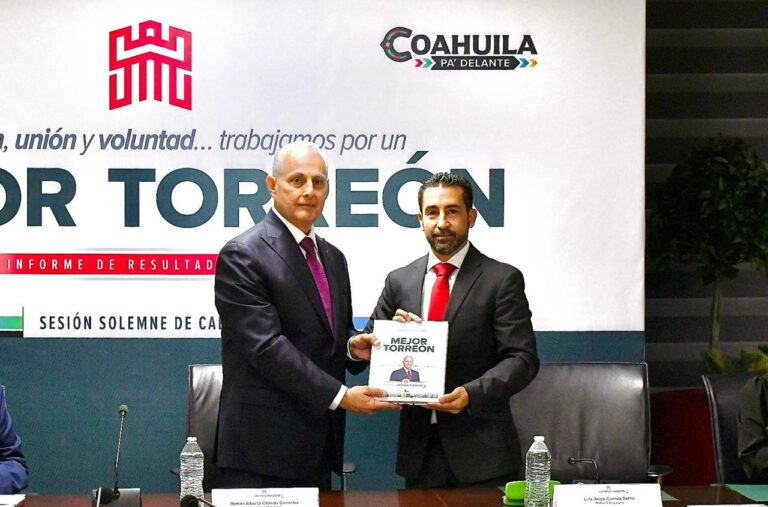 Román Cepeda entrega al Cabildo de Torreón el Primer Informe sobre el estado que guarda la actual Administración Pública Municipal