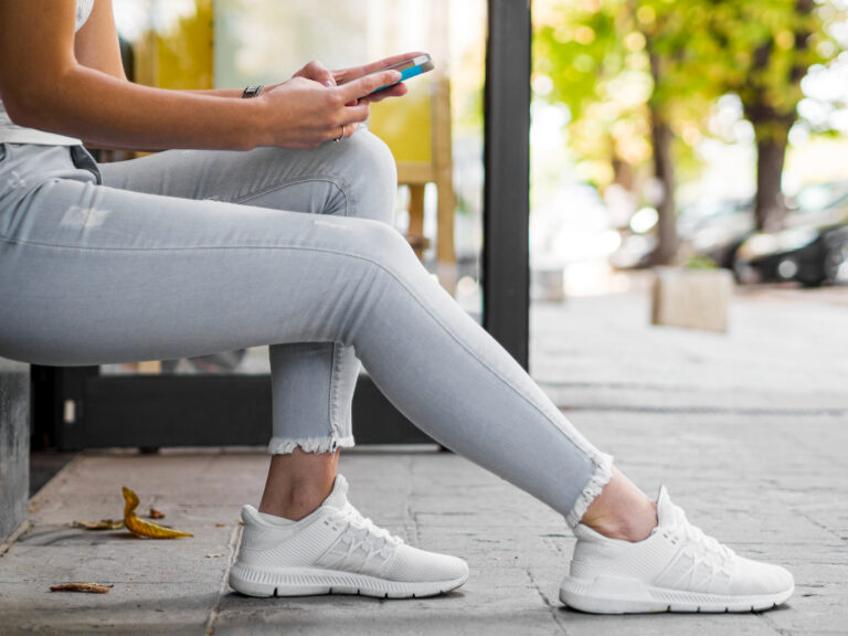 Tenis blancos: ¿cuándo usarlos y cuándo no?