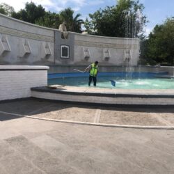 Dan mantenimiento diario a fuentes y lagos de los espacios públicos de Torreón2