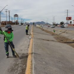 Deshierba y limpia Saltillo pasos escolares en la colonia Universidad Pueblo3