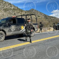 Detienen tras persecución en la Saltillo-Zacatecas a pareja vinculada a robos en Coahuila y Nuevo León