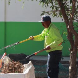 Fortalece Javier Díaz Centros Comunitarios con limpieza y deshierbe