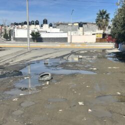 Fuga de drenaje afecta a Parajes de los Pinos desde noviembre; EMAS intervendrá