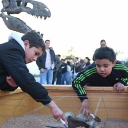 Miles disfrutan stand de Saltillo en el Juego de Leyendas, en Estadio BBVA10