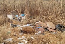 Piden apoyo a municipio por basurero clandestino frente a la colonia Buitres al sur de Saltillo