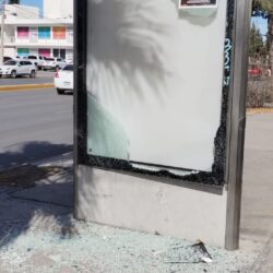 Piden saltillenses reparación o retiro definitivo de parabuses destruidos3