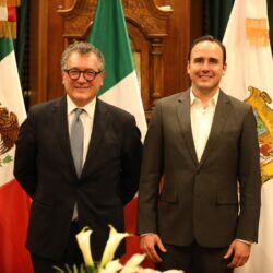 Se reúne Manolo con el embajador de Italia3