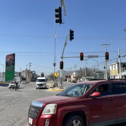 Semáforos del bulevar Díaz Ordaz y Federalismo ya operan con normalidad; tránsito refuerza orientación vial1