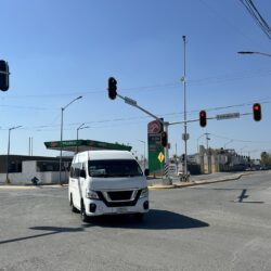 Semáforos del bulevar Díaz Ordaz y Federalismo ya operan con normalidad; tránsito refuerza orientación vial2