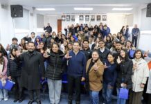 Rector de la UA de C da bienvenida en cursos de inducción a nuevos alumnos de la Facultad de Odontología Unidad Sureste