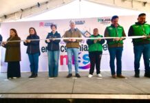 Román Cepeda entrega nueva plaza pública en Villas Zaragoza, en Torreón