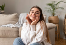 ¿Es cierto que la rutina de skincare cambia según la edad?