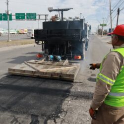 Avanzan 17 cuadrillas en rehabilitación de pavimento en Saltillo2