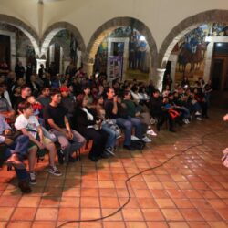 Disfrutan saltillenses la Callejoneada del Día del Amor y la Amistad4