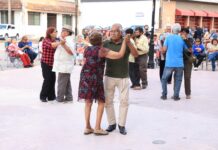 En Saltillo, invitan a sumarse a grupo de baile en Viernes de Danzones