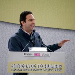 Entrega Javier Díaz techumbre en escuela al sur de Saltillo1