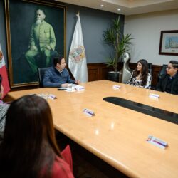 Javier recibe a saltillenses electos para la Orquesta Sinfónica Nacional Juvenil