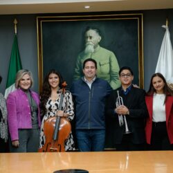 Javier recibe a saltillenses electos para la Orquesta Sinfónica Nacional Juvenil3