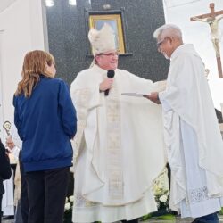 Llama obispo de Saltillo a fieles a ser luz y esperanza para los demás