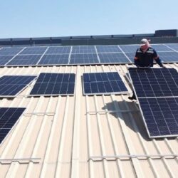 Paneles solares marcan nueva etapa de eficiencia en la UTC